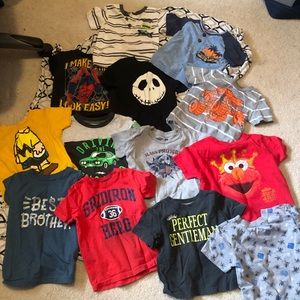 Lot of boys 2t shirts